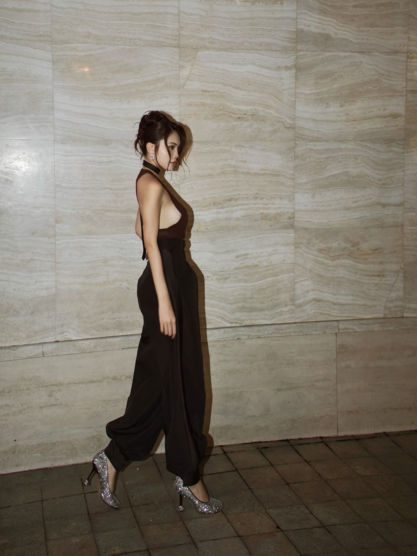 TikToker 2003 - bạn gái Michael Trương gây sốc với trang phục dự sự kiện như đang... nude!