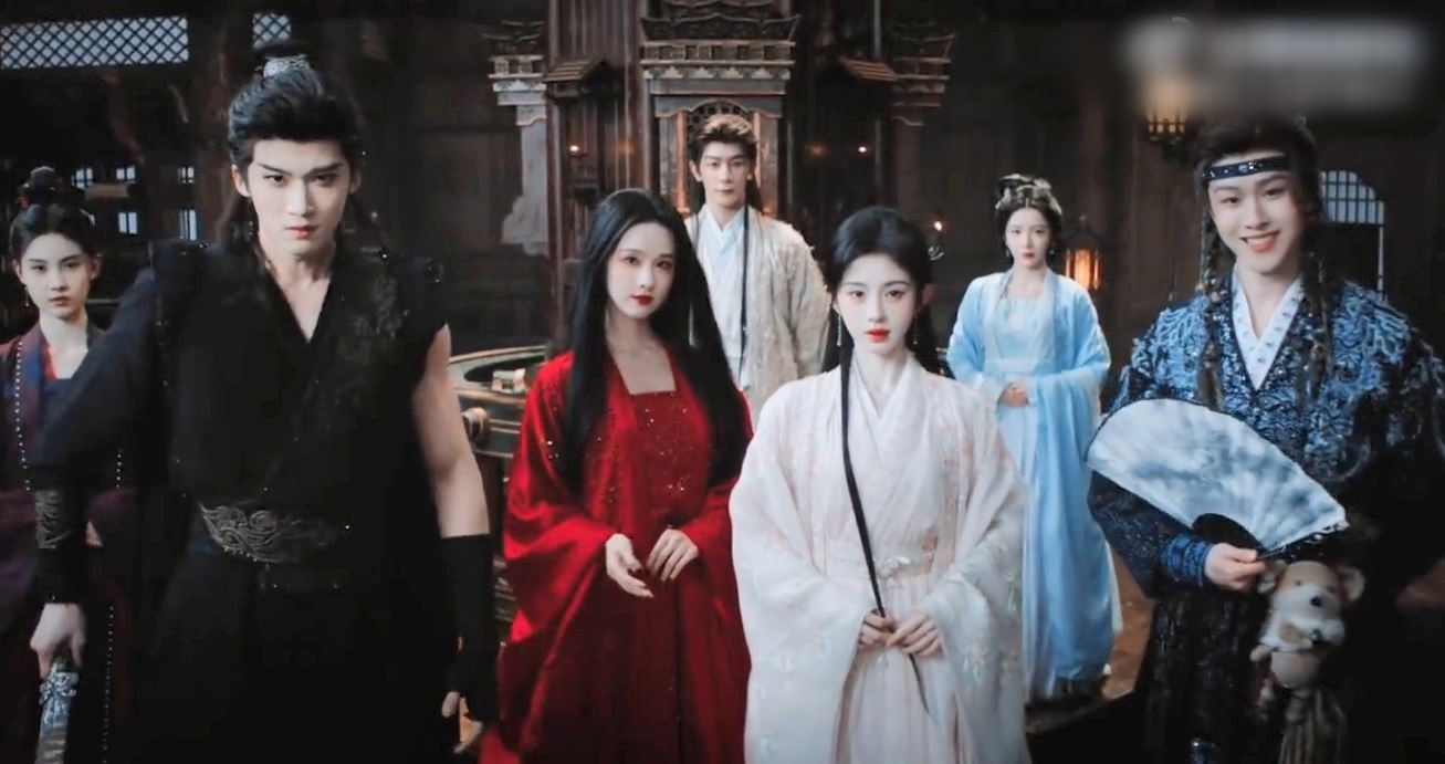 Các tình tiết trong phim đều bị đánh giá khoa trương khoe mẽ