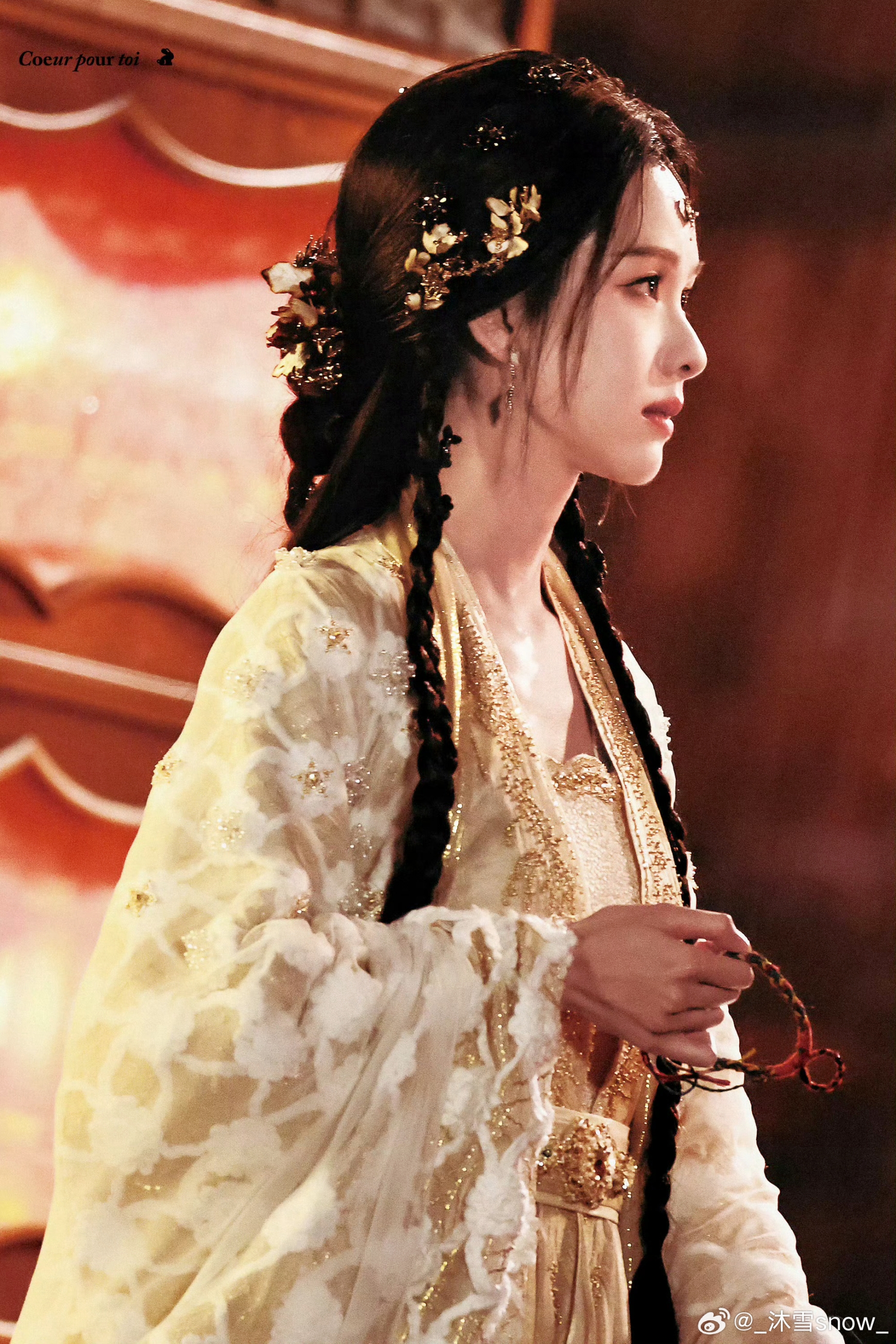 Nữ diễn viên thường xuyên gây sốt với tạo hình cổ trang