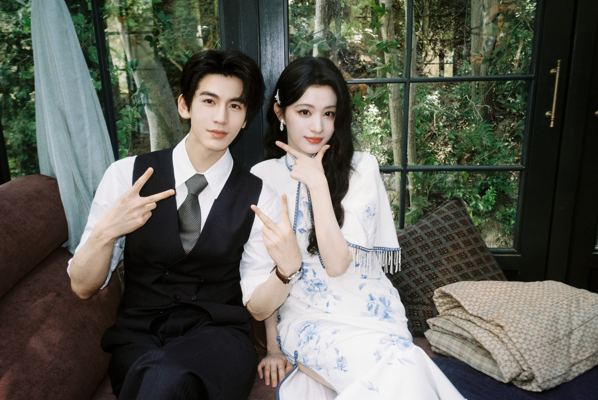 Khán giả cho rằng sườn xám nên rộng vừa phải