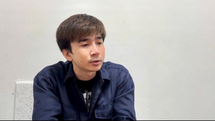 Bị can Nguyễn Trung Hiếu (ca sĩ Chi Dân) bị truy tố về tội tổ chức sử dụng trái phép chất ma túy. Ảnh: CA