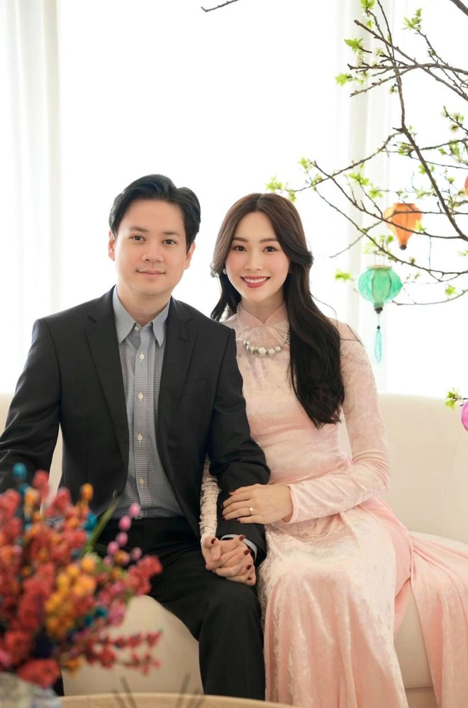 Ở tuổi 26, nàng Hậu lên xe hoa cùng chồng đại gia