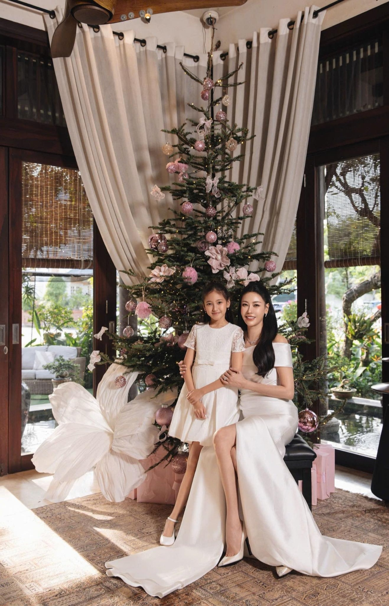 Mỹ nhân Việt 16 tuổi đăng quang hoa hậu, 31 tuổi tái hôn với chồng đại gia: Sống xa hoa trong siêu biệt thự 400 tỷ