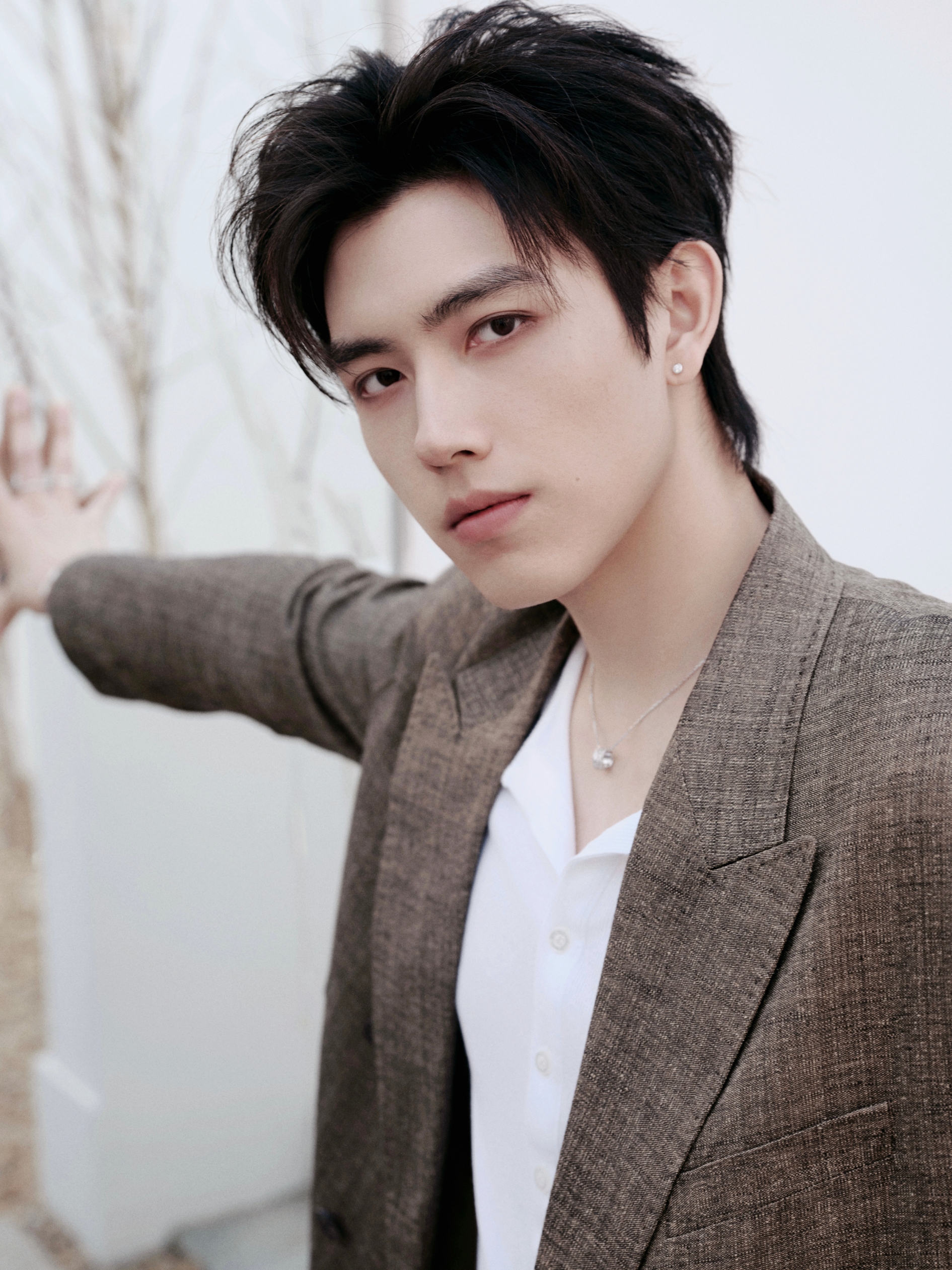 Trần Phi Vũ bị chê ngoại hình kém sắc, không hợp đóng phim cổ trang lại còn diễn dở