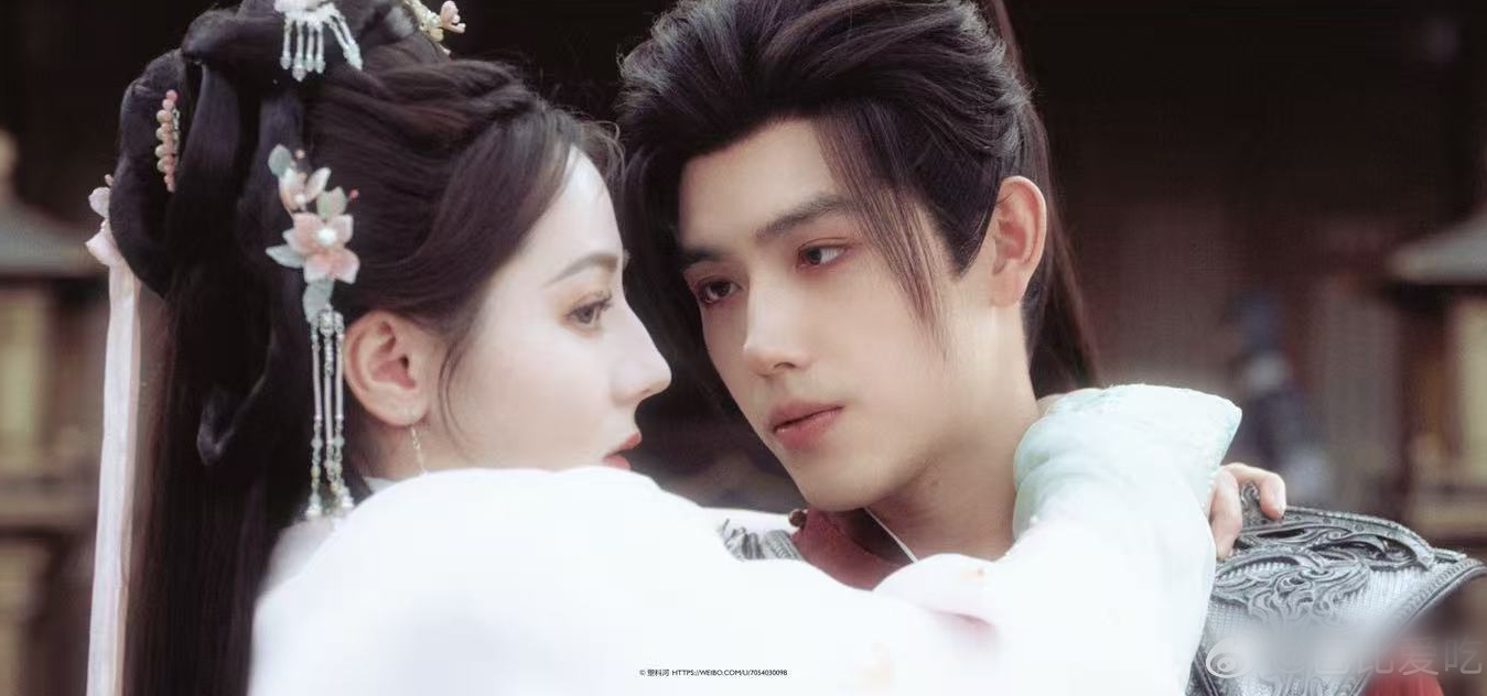 Địch Lệ Nhiệt Ba và Trần Phi Vũ đóng vai tình nhân trong phim