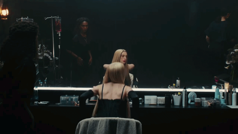 Outfit khoe trọn vòng 3 