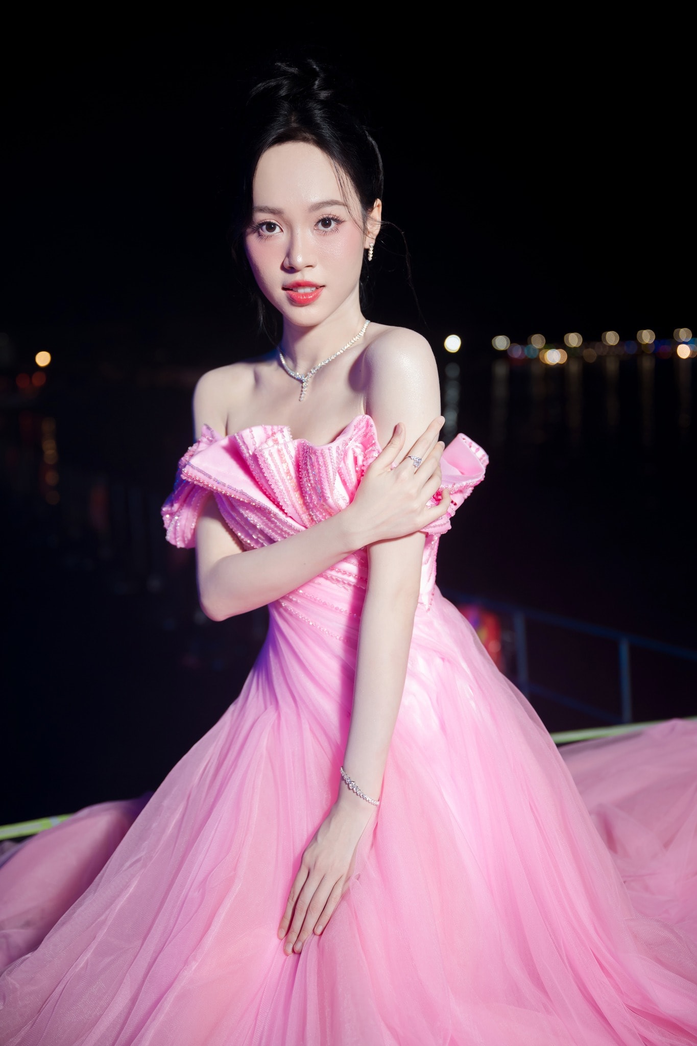   Trong suốt nhiệm kỳ, Trịnh Thùy sướng Linh tích cực tham gia vào nhiều hoạt động cộng đồng. Ảnh: FBNV  