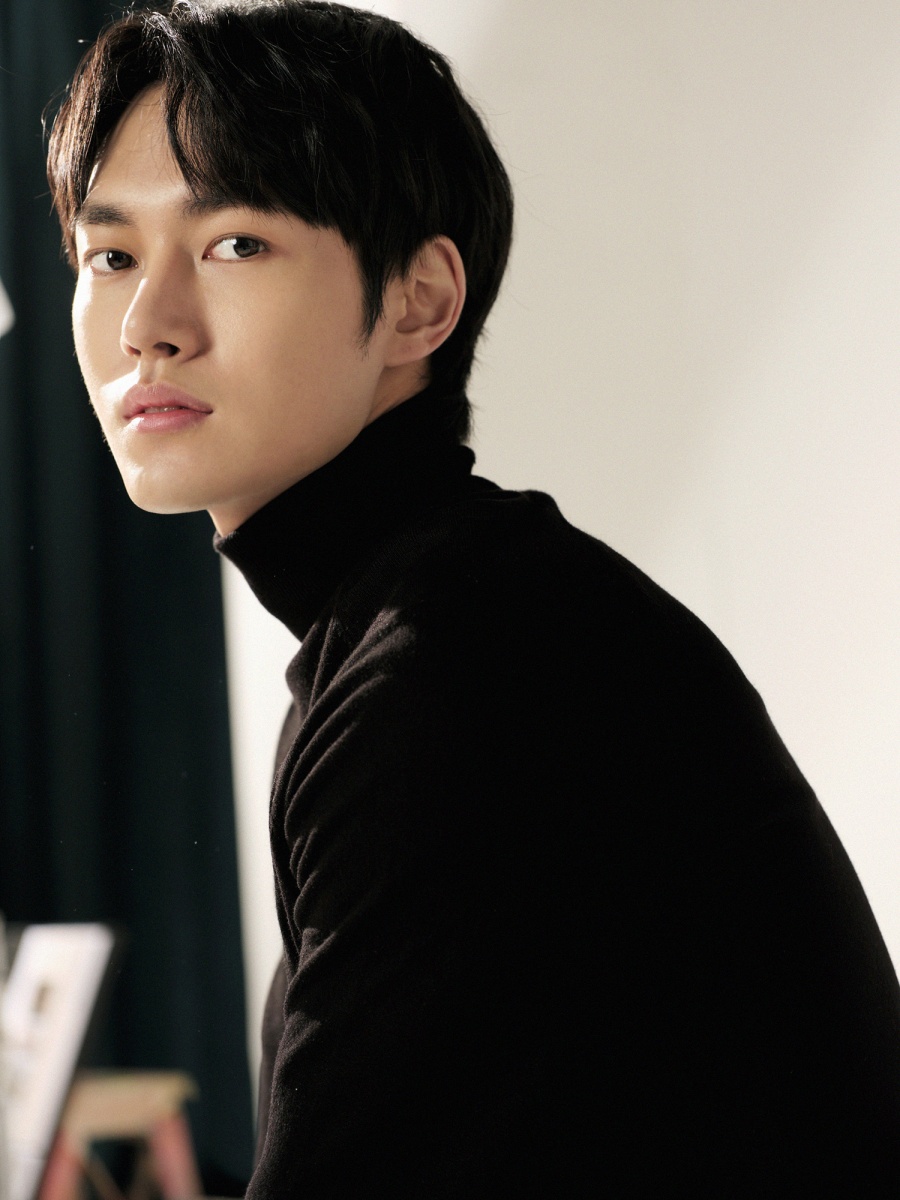 Ảnh Lee Min Ho hẹn hò vợ sắp cưới