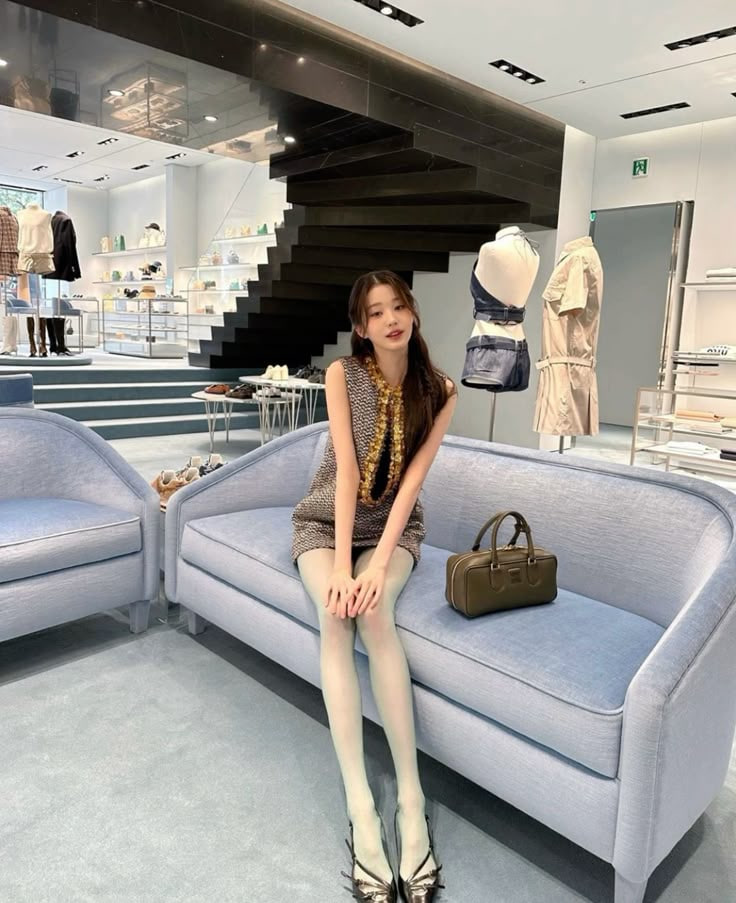 Đôi chân siêu thực của Jang Wonyoung. (Ảnh: Instagram)