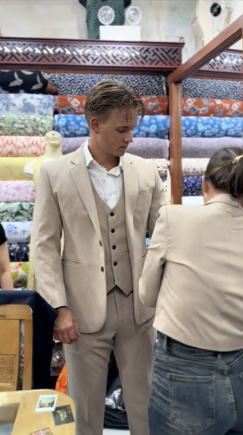 Lướt TikTok, hàng loạt đoạn video khách nước ngoài review trải nghiệm may đồ tại Hội An