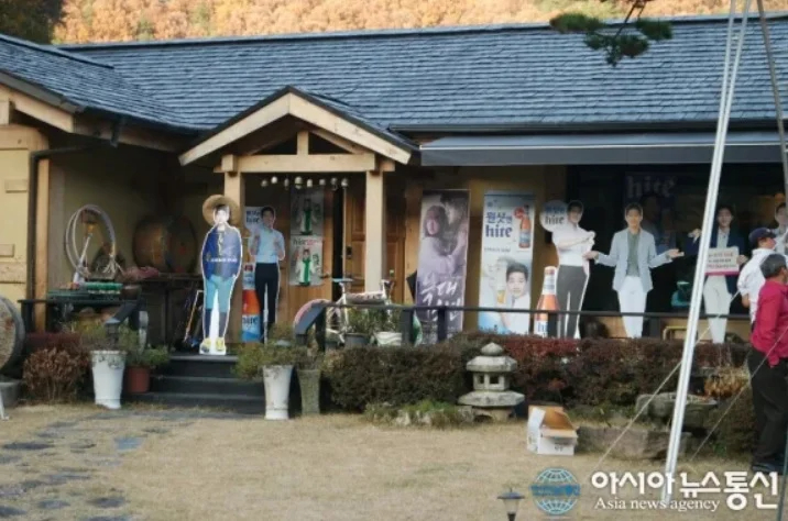 Bố chồng xóa sạch những hình ảnh về con dâu cũ trong căn nhà ở Daejeon. Ảnh: X