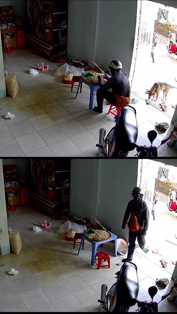 Anh shipper còn chủ động thả dép bên ngoài trước khi bước vào nhà