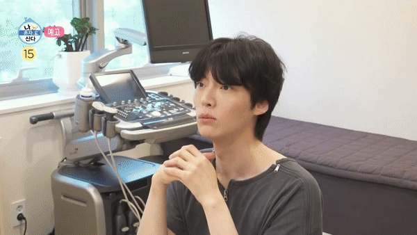 Ahn Jae Hyun bàng hoàng khi được phía bệnh viện thông báo kết quả kiểm tra sức khỏe hồi tháng 7/2024. Ảnh: Naver