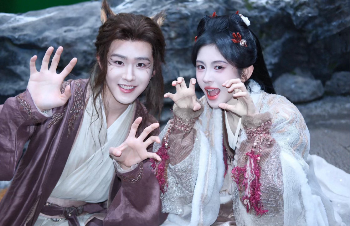 Nguyệt Lân Ỷ Kỷ là một tác phẩm thuộc thể loại thần thoại