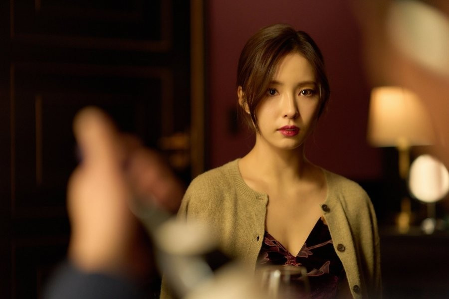 Khó tin mỹ nhân bị ghét nhất Hàn Quốc 20 năm trẻ mãi không già, netizen cà khịa “tại đơ nên mặt ít nếp nhăn”