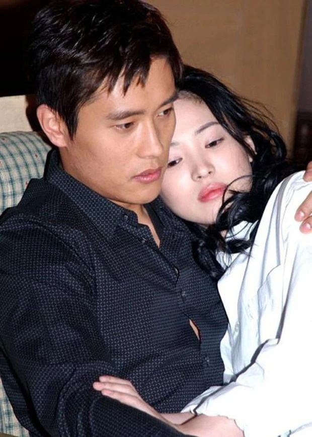 Lee Byung Hun chính là tình đầu của Song Hye Kyo. Ảnh: Nate