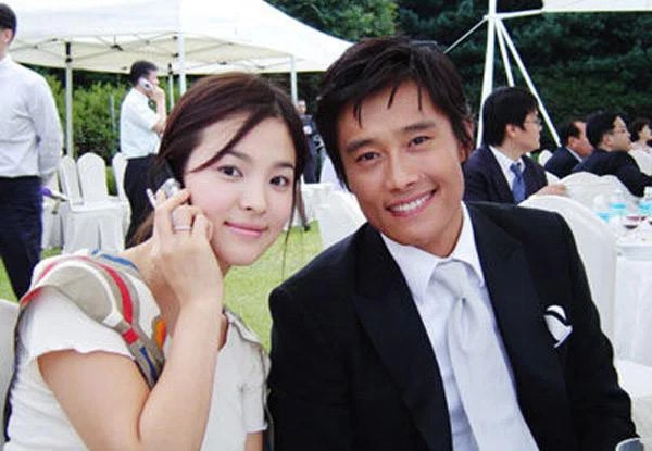Cuộc tình của Lee Byung Hun và Song Hye Kyo chỉ kéo dài hơn 1 năm là chấm hết. Ảnh: Nate.