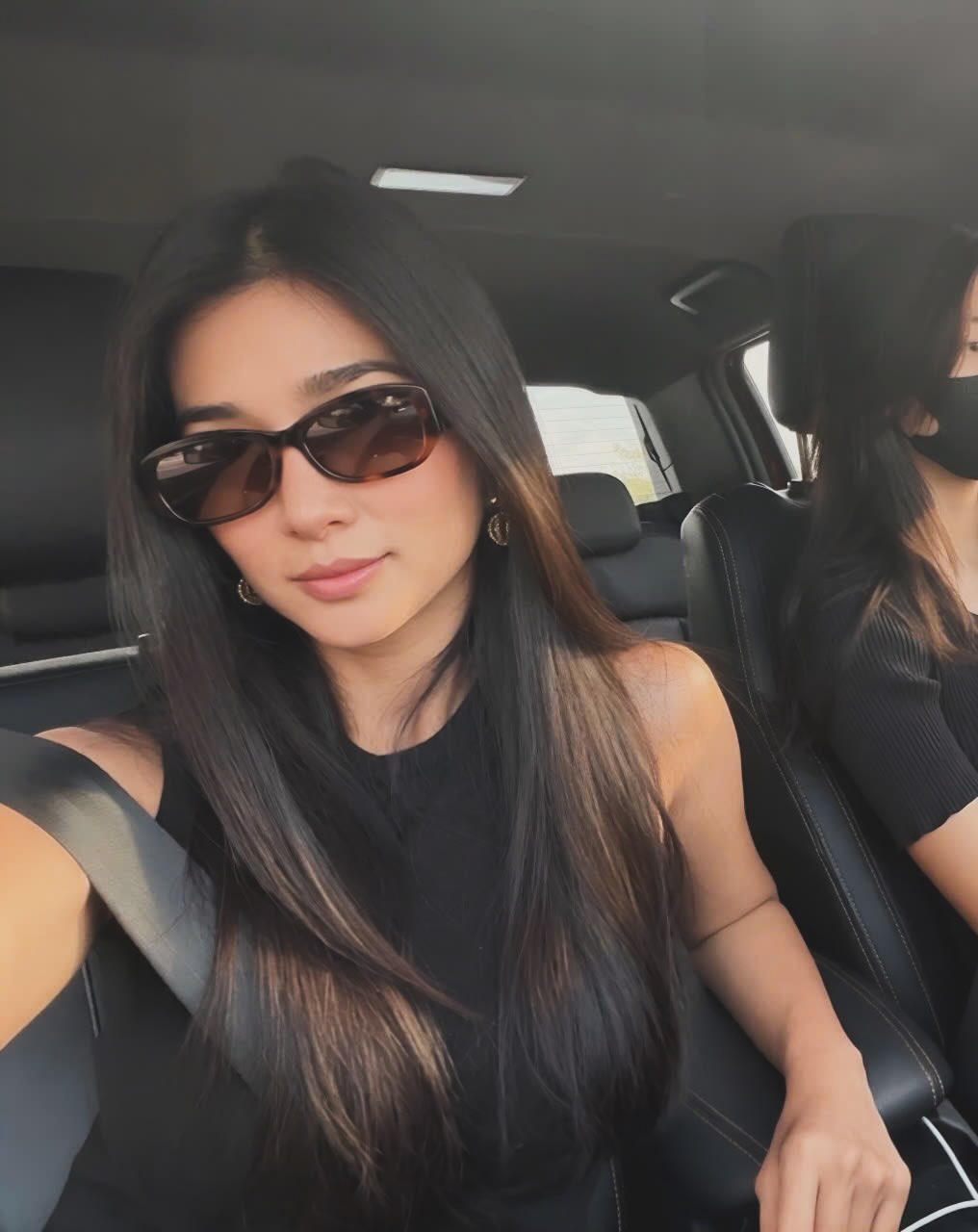 Kim Tuyến bị nghi là mỹ nhân tiếp theo bắt trend nhuộm da nâu