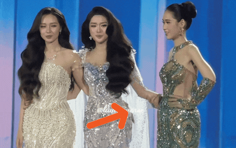 Cư dân mạng khó hiểu trước hành động không chịu để Phương Oanh ôm eo của Tâm Như 