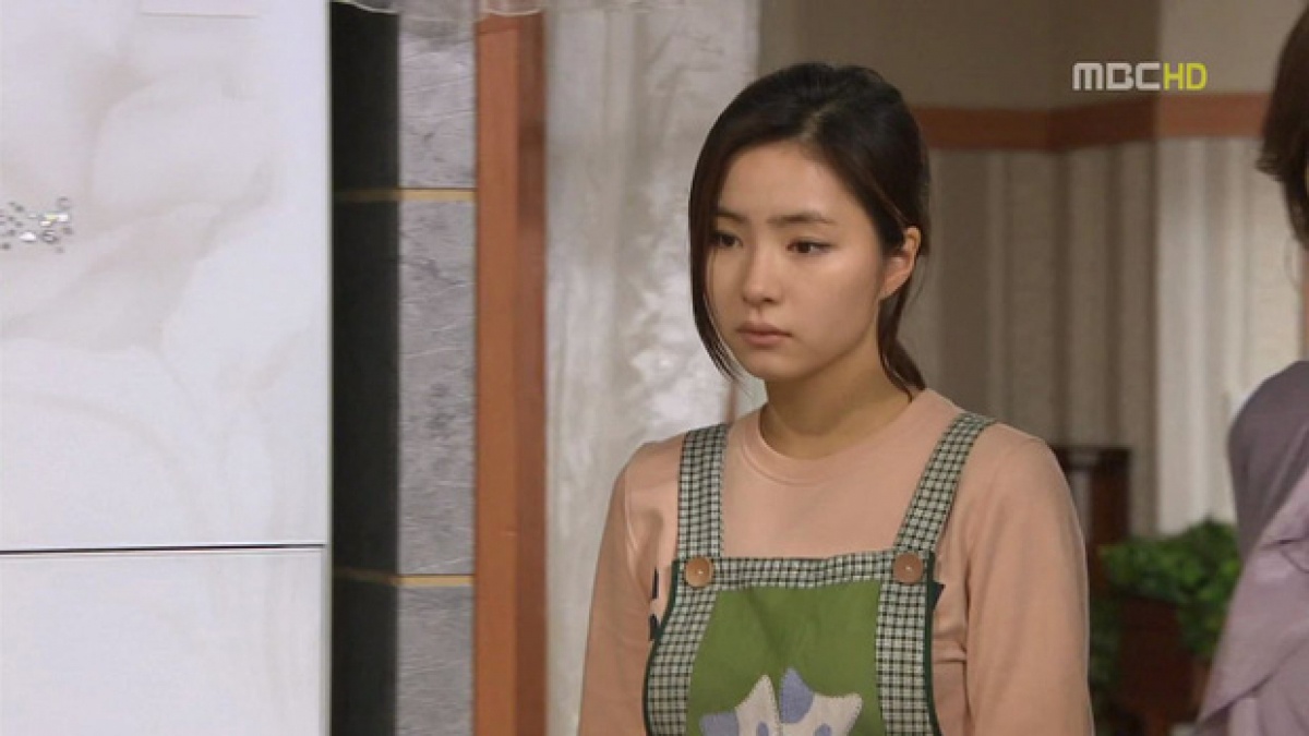 Khó tin mỹ nhân bị ghét nhất Hàn Quốc 20 năm trẻ mãi không già, netizen cà khịa “tại đơ nên mặt ít nếp nhăn”