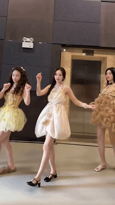 Huyền Lizzie xin lỗi khán giả vì giao diện bánh bèo điệu như nước, cả nước không đồng ý...