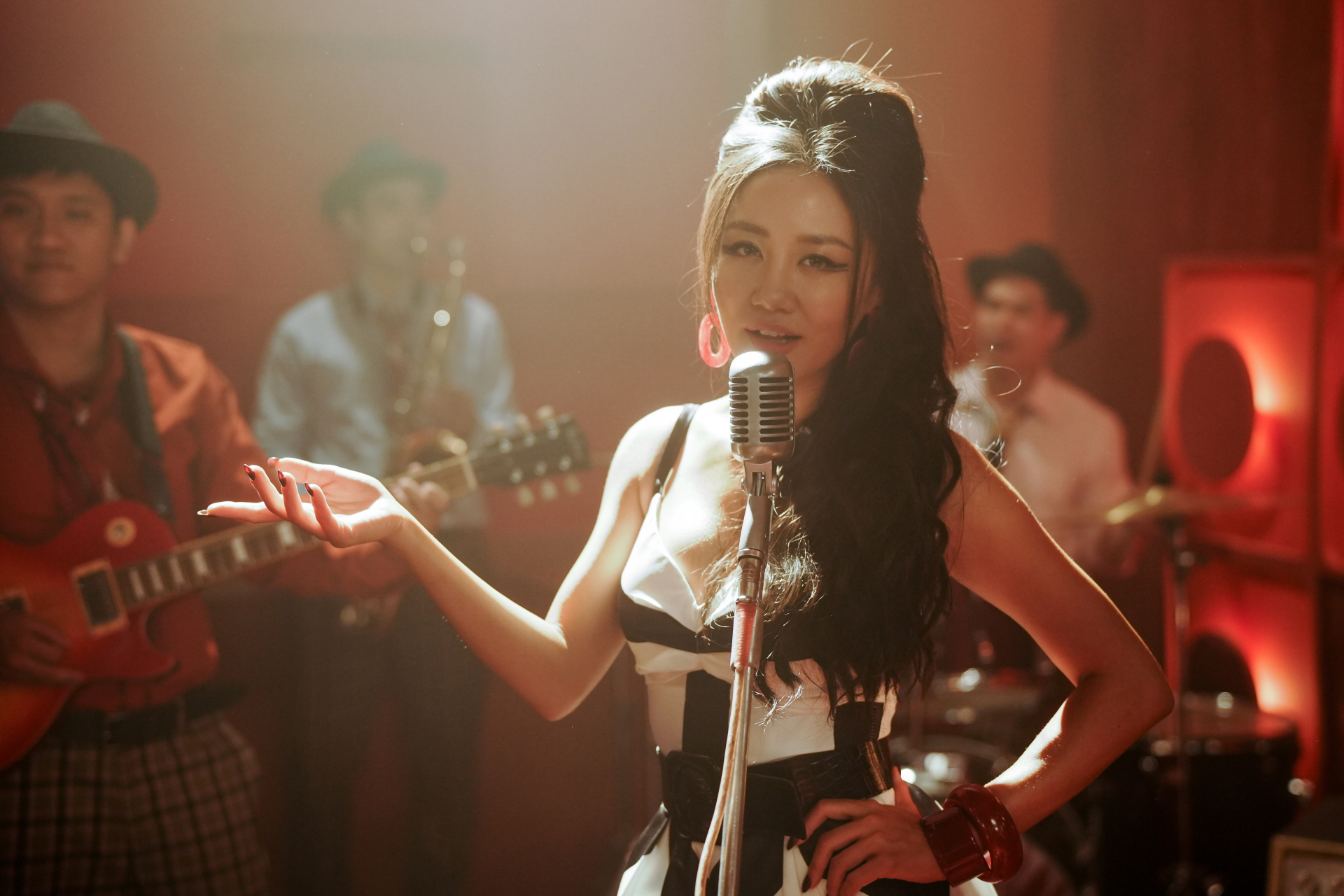 Gương mặt biến dạng của Thanh Hằng