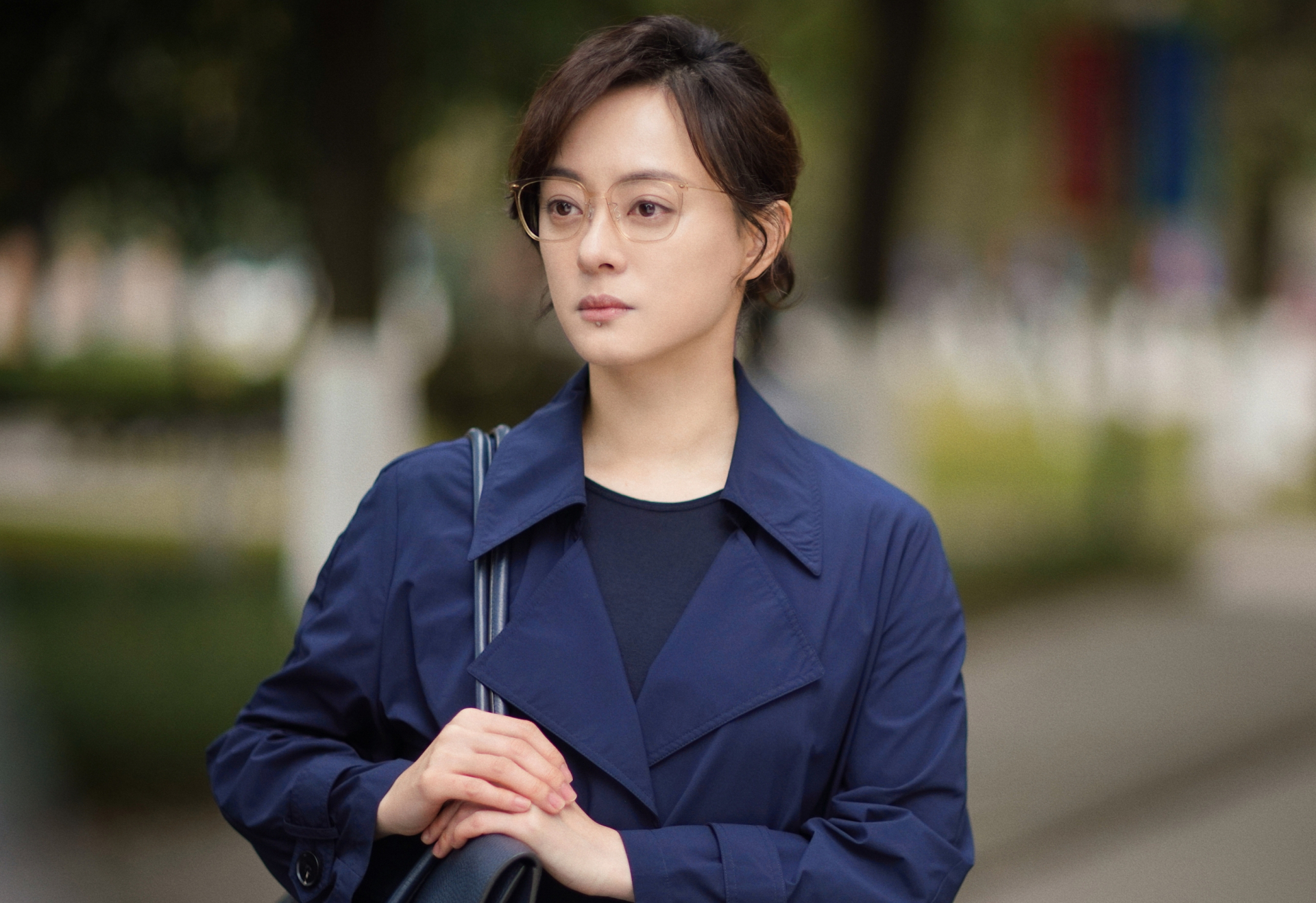 Tôn Lệ bị chê ngoại hình kém hấp dẫn