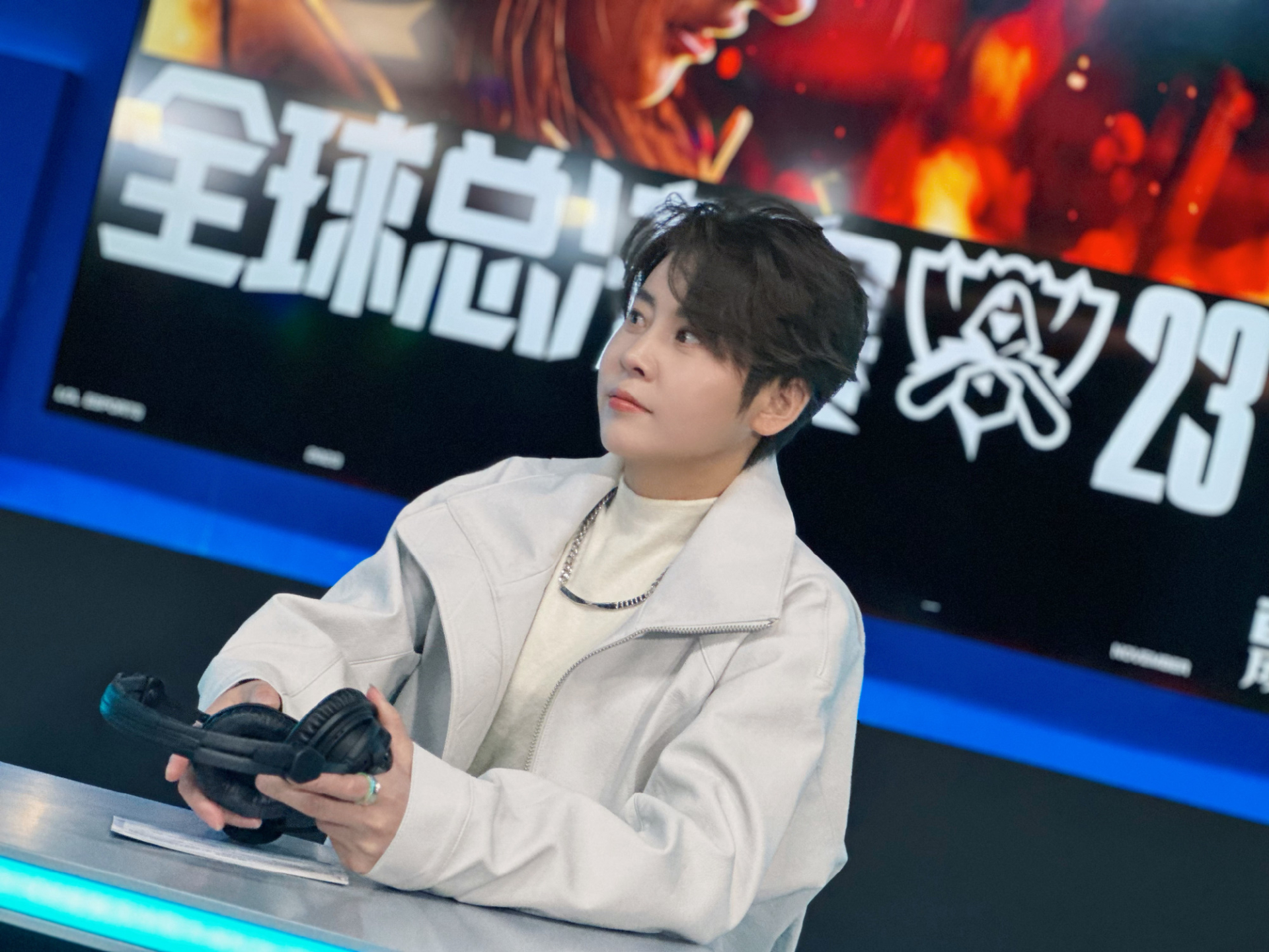 Sau khi giải nghệ, Vương Mông trở thành huấn luyện viên tuyển quốc gia, mở công ty thể thao và đầu tư phát triển thiết bị trượt băng nội địa. Ảnh: Weibo.