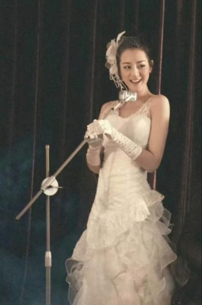 Ở cô toát lên khí chất của 1 minh tinh tương lai. Ảnh: Weibo