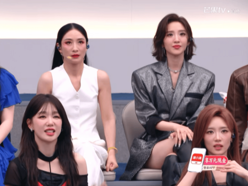 Format mới livestream toàn bộ các vòng đấu của Đạp Gió đang bị chê bai dữ dội. Ảnh: Sina.