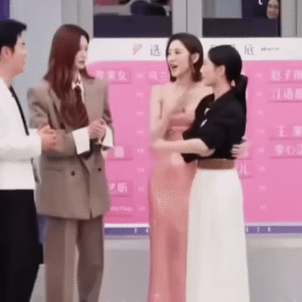 Show Trung Quốc Trang Pháp đang thi dính drama rợp trời: Ồn hơn cái chợ, giám khảo bù nhìn và dàn xếp kết quả lộ liễu