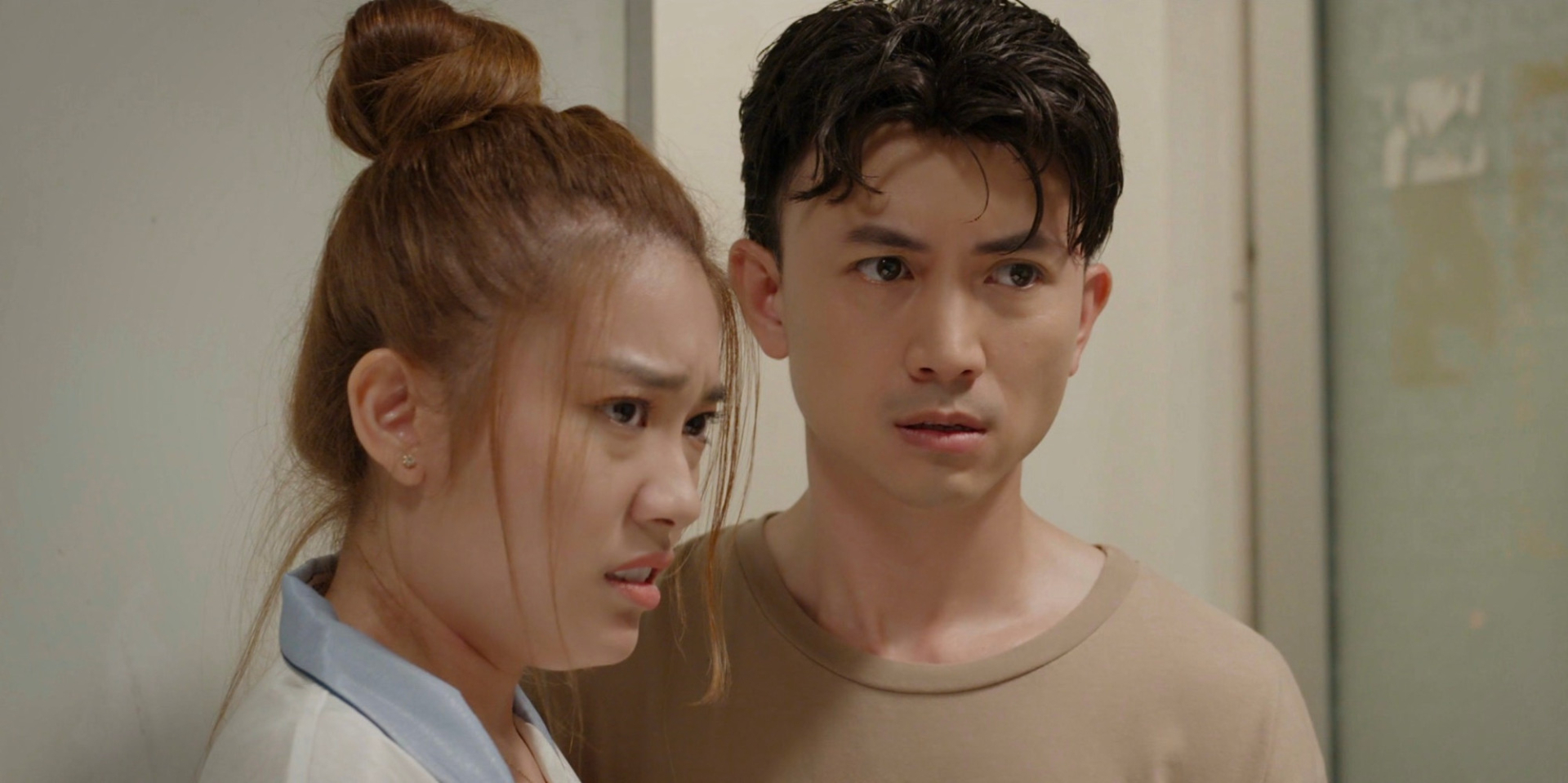 Hình ảnh trong Dưới Bóng Cây Hạnh Phúc