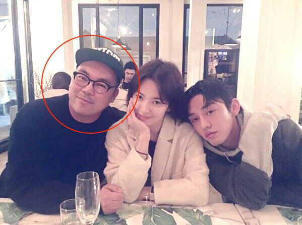 Song Hye Kyo thân mật bên người đàn ông đặc biệt, còn liên quan tới Song Joong Ki mới khét lẹt