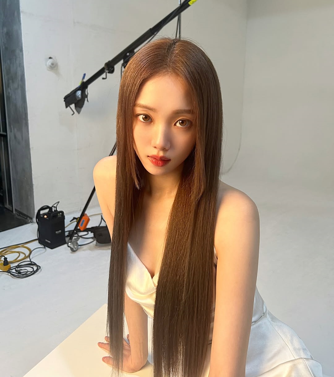 Sở hữu body gợi cảm nhưng Lee Sung Kyung cực hiếm khi chịu lên đồ sexy. Ảnh: Instagram.