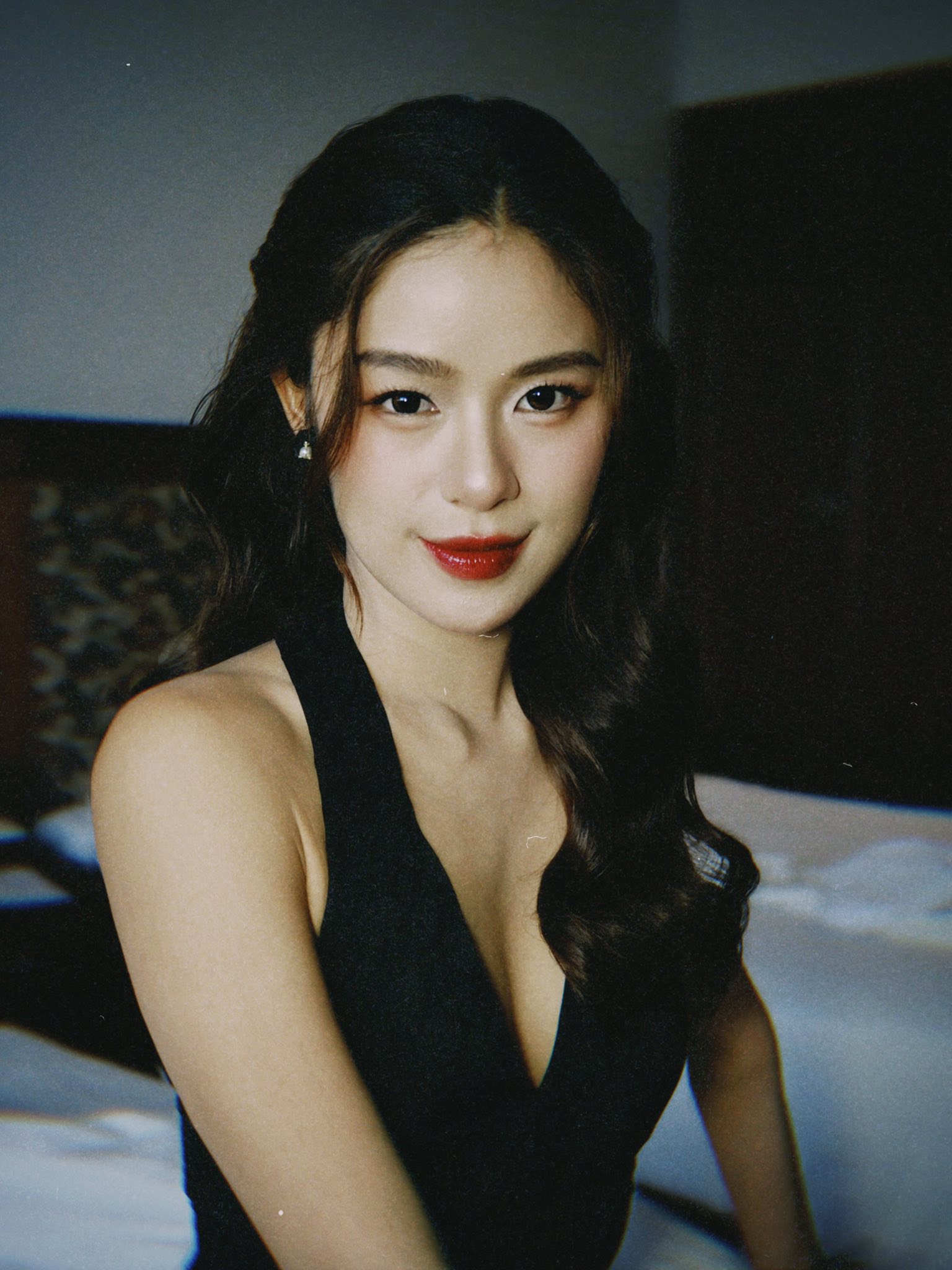 Danh tính MC xinh đẹp ở PPA Asia 1000: Tốt nghiệp RMIT, từng thi hoa hậu