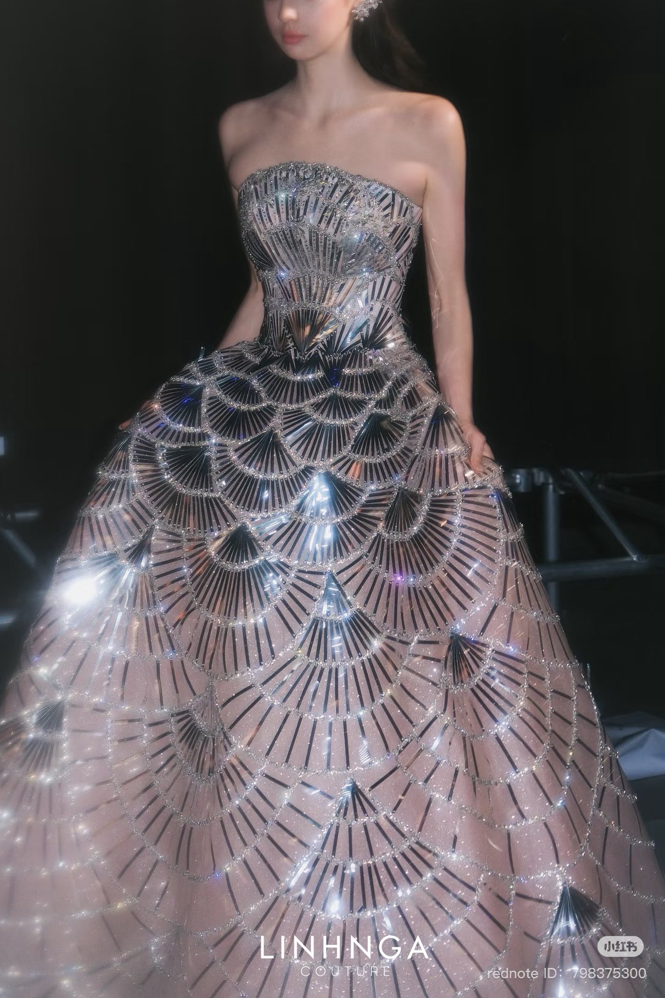 BST váy đẹp như tiên đang khiến con gái Tây - Ta đồng loạt