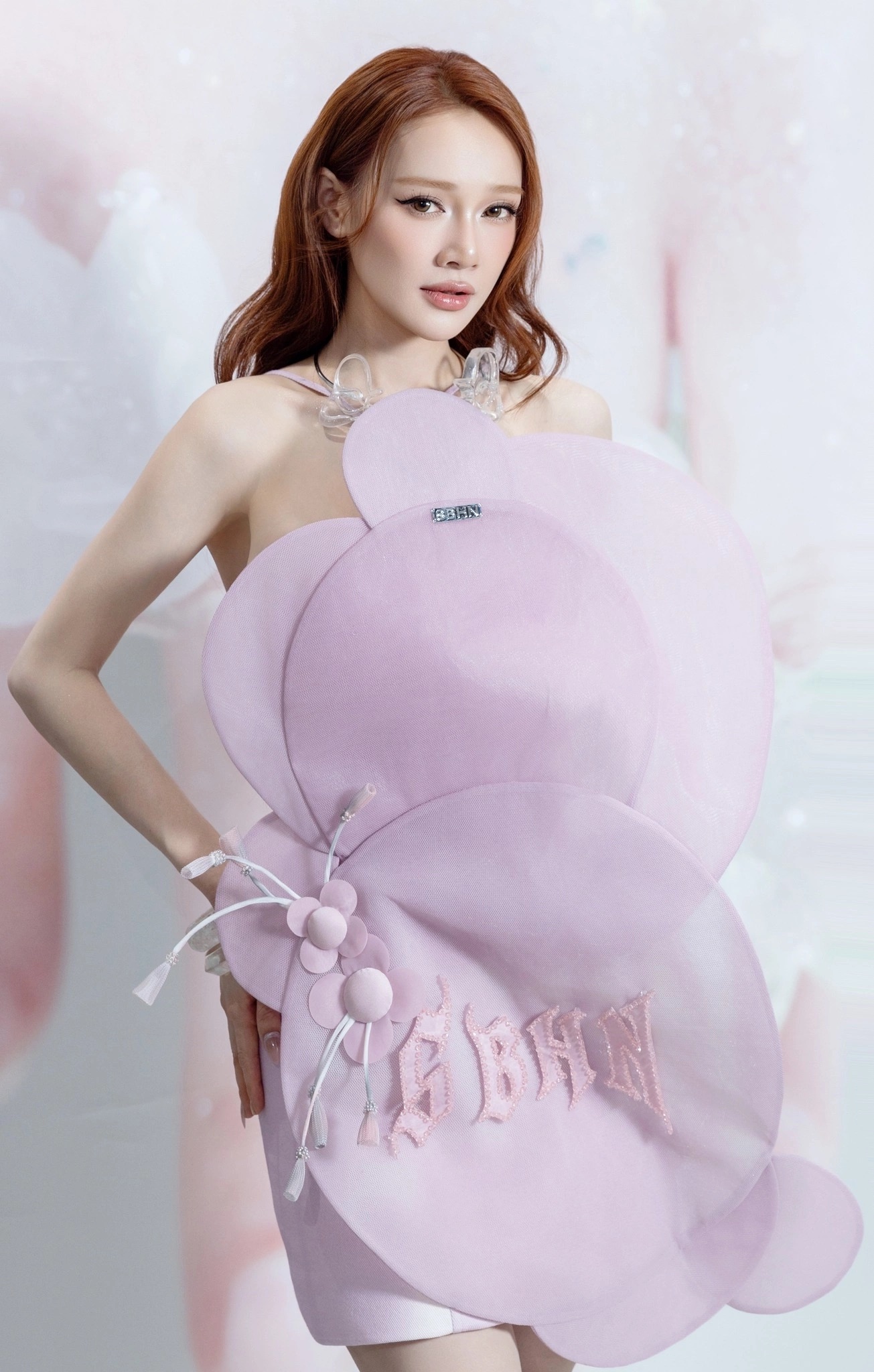 Nhã Phương xinh đẹp, rạng rỡ tại sự kiện. Nữ diễn viên chọn layout makeup tông hồng đào nhẹ nhàng, trong trẻo. (Ảnh: Instagram)