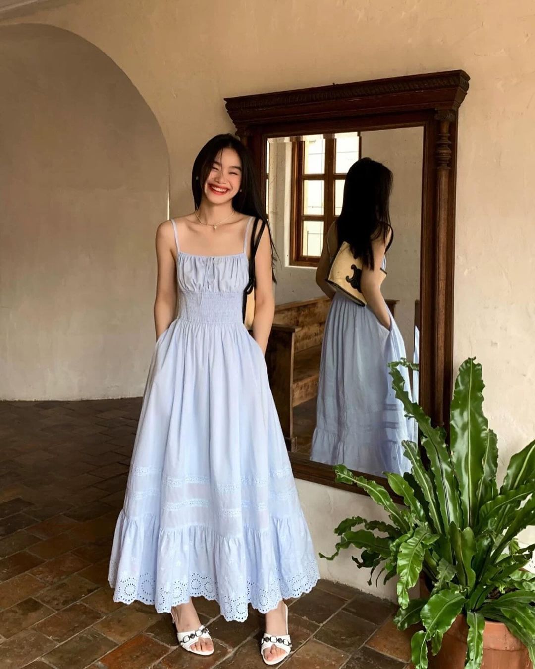 4 kiểu váy hè đang phủ sóng Instagram: Diện lên auto có ảnh xinh, nàng nào cũng mê mẩn