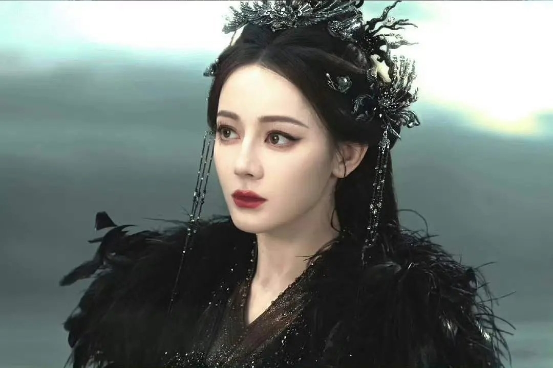 6 năm qua, Địch Lệ Nhiệt Ba liên tiếp thất bại