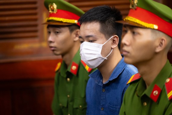 Hình ảnh Quang Linh Vlogs trong phiên toà xét xử tháng 11/2025 (Ảnh: Viết Thanh)