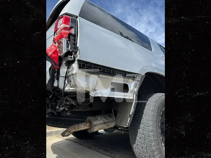 Khẩn cấp đưa nữ diễn viên cùng các con vào bệnh viện sau tai nạn ô tô kinh hoàng