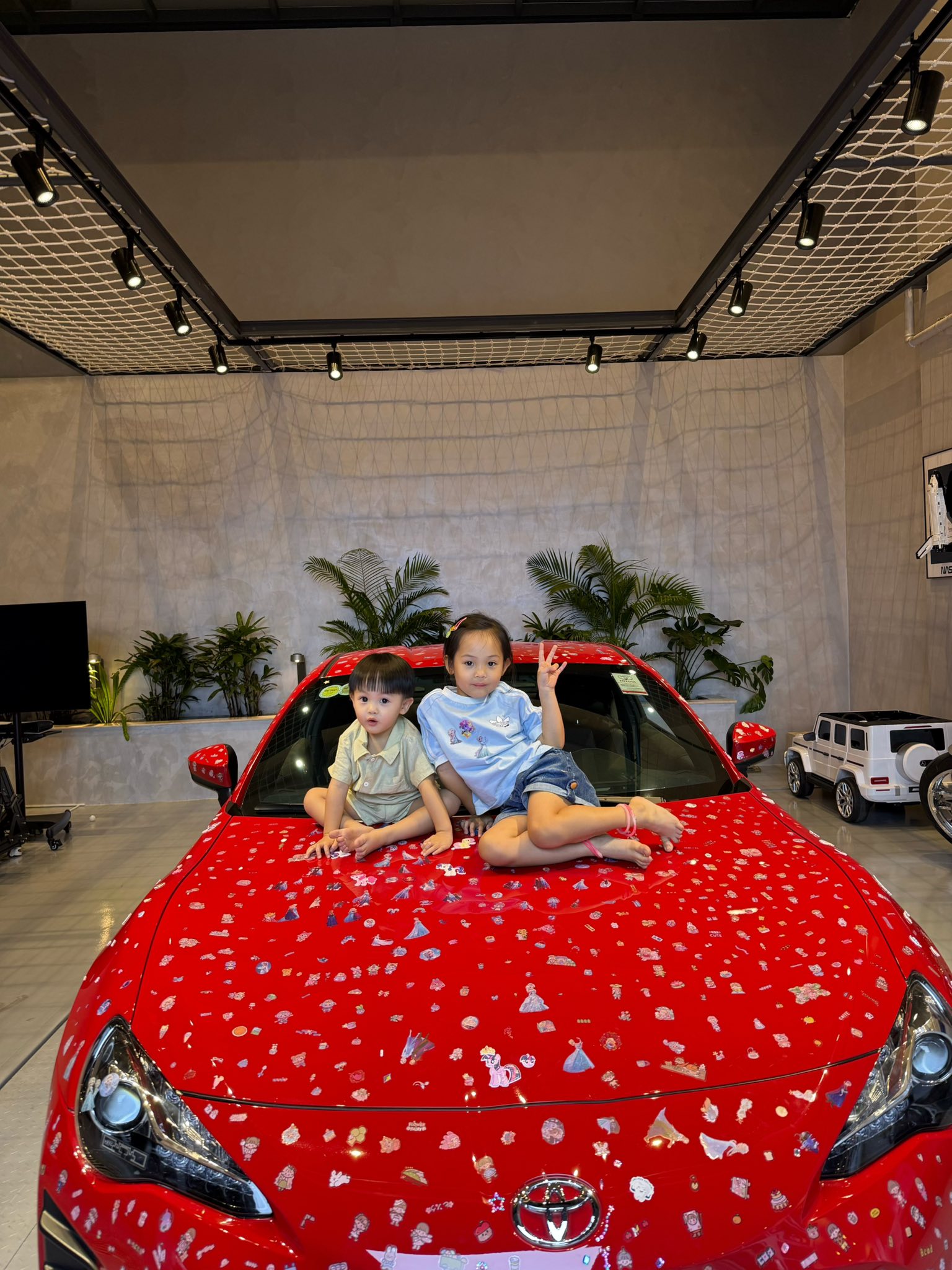 Suchin có cuộc sống như tiểu thư ngay trong căn biệt thự bề thế của gia đình 