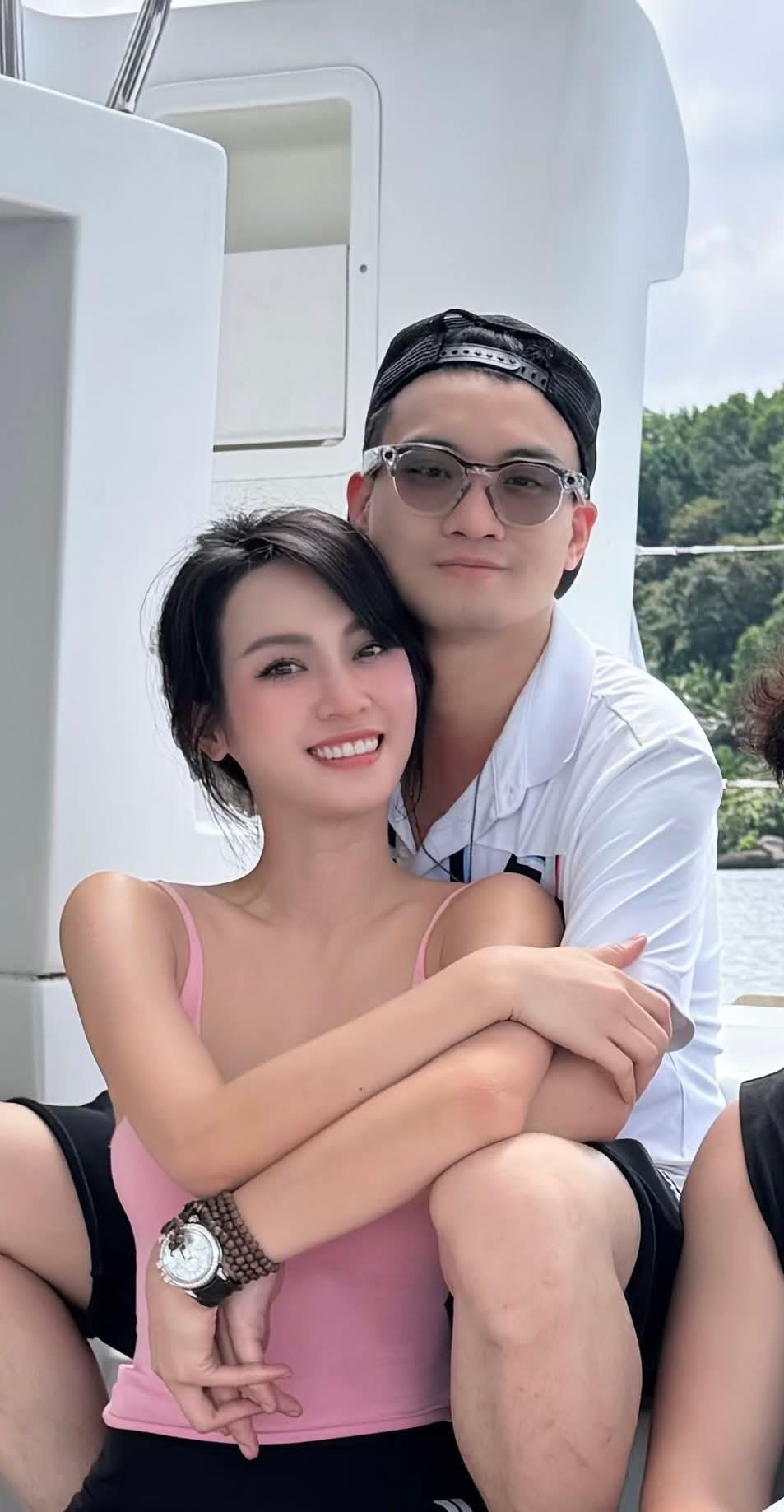   Cô từng lên tiếng đính chính khi vướng nghi vấn bị bạn trai lạnh nhạt, ngó lơ. Ảnh: FBNV  