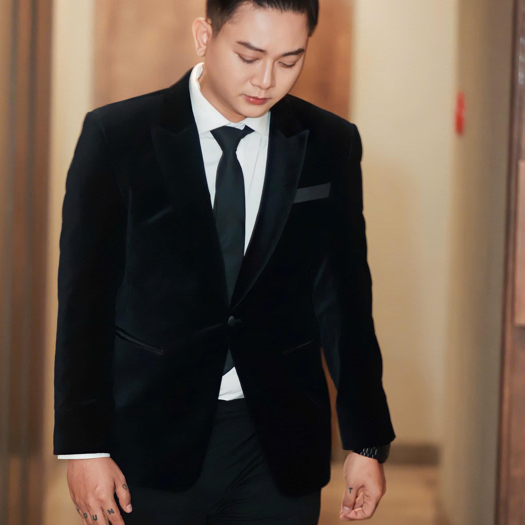   Hoài Lâm hoạt động nhỏ giọt, ít xuất hiện ở các sự kiện giải trí. Ảnh: FBNV   