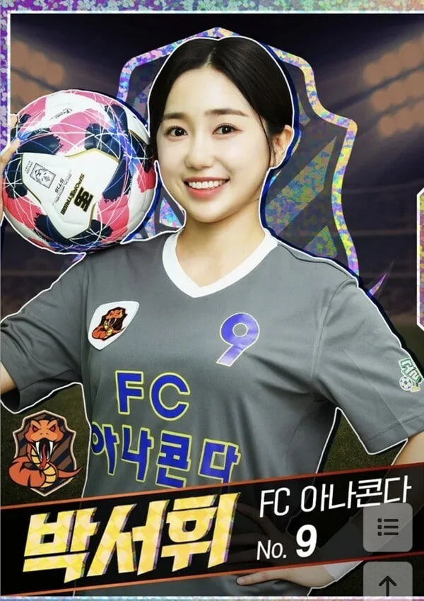 ... và trọng tài futsal. Ảnh: Koreaboo