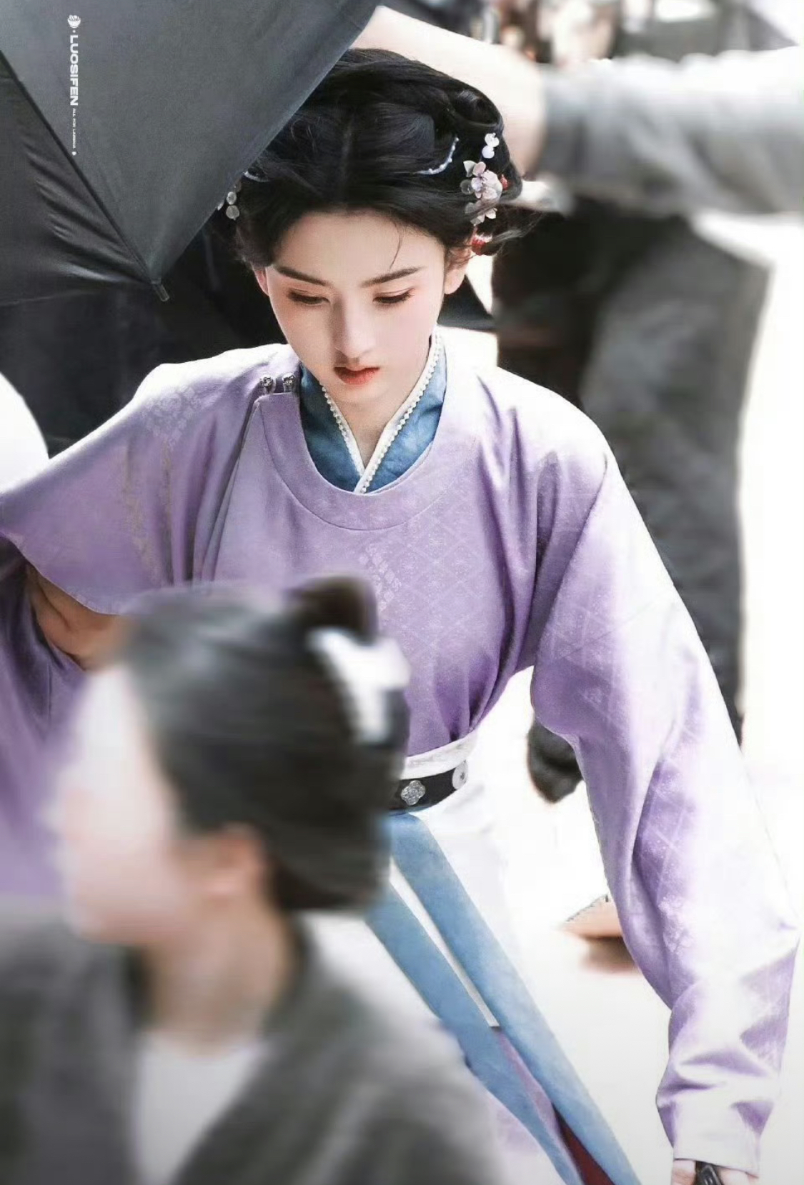 Ngắm nhan sắc này mới hiểu “kinh tài tuyệt diễm” là gì: Visual vạn năm có một, đẹp đến nghẹt thở