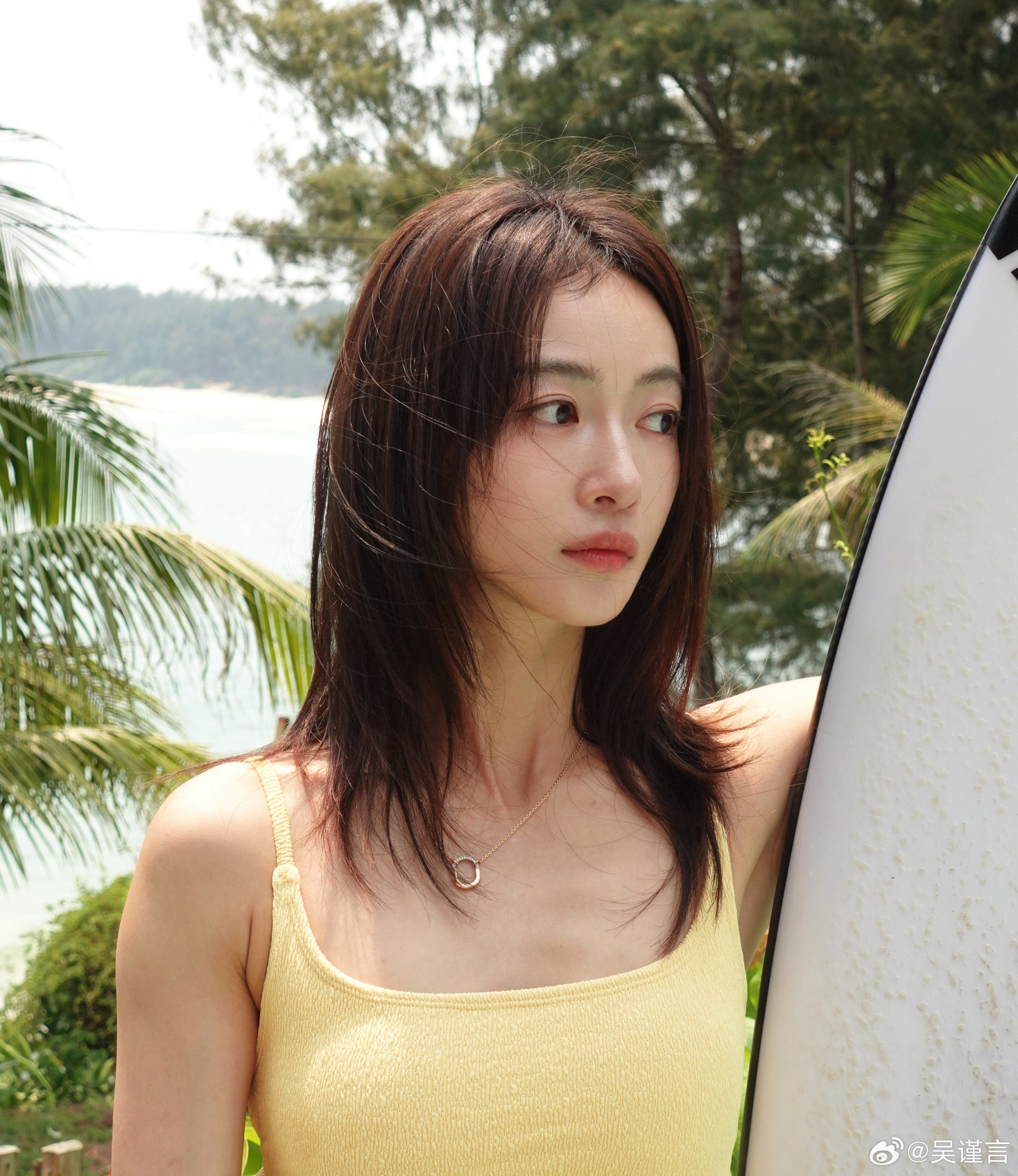 Ngô Cẩn Ngôn đã làm gì với gương mặt của mình vậy? 