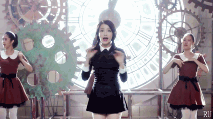 Khán giả như được gặp lại IU năm 18 tuổi. Ảnh: X