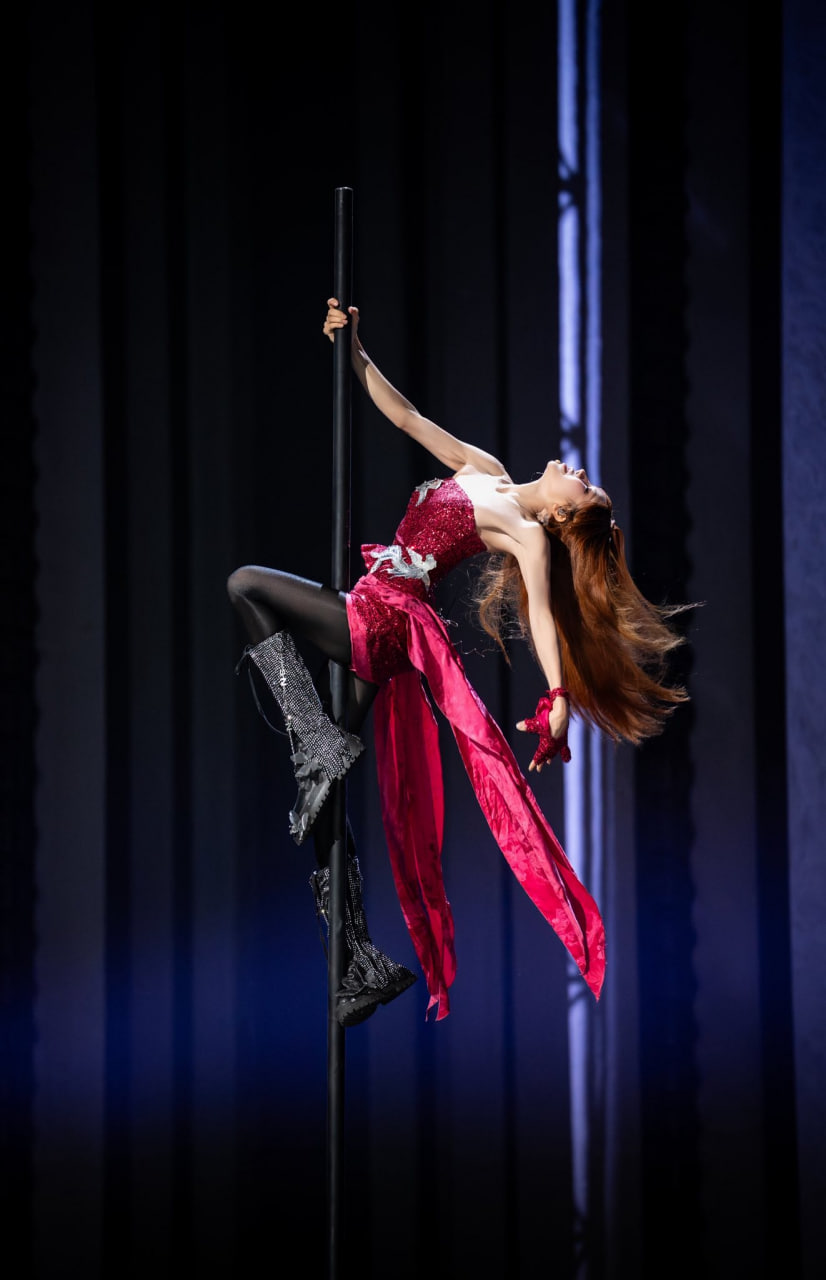 Toàn bộ diễn biến của công diễn sẽ được phát sóng trực tiếp đặt ra thách thức lớn về bản lĩnh sân khấu cho cả Trang Pháp và hai đồng đội (Ảnh: Trang Pháp)