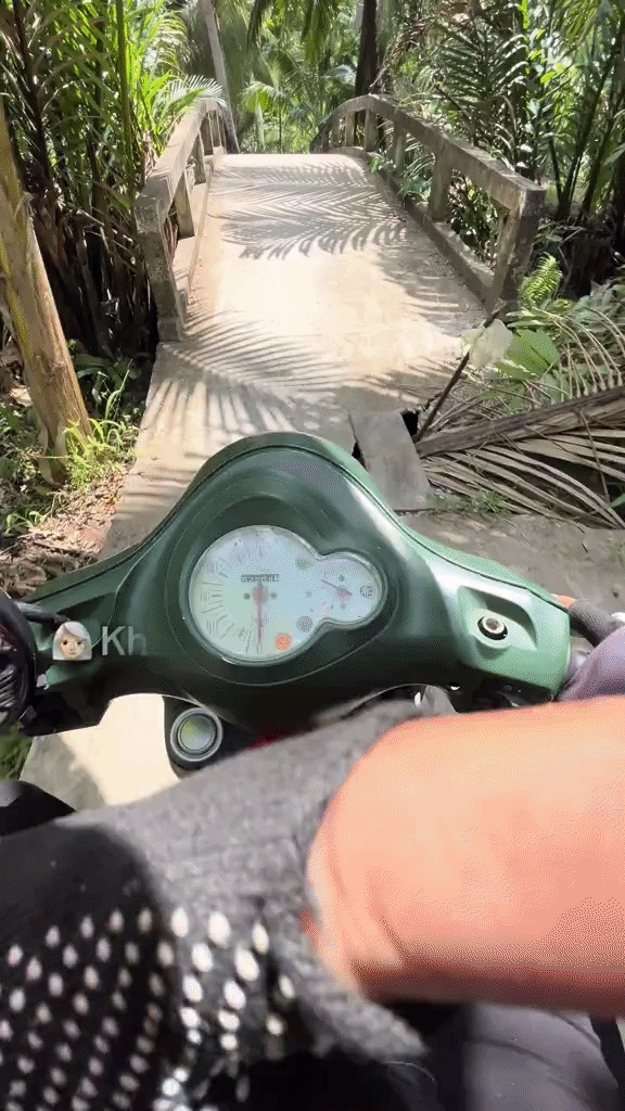 Clip đi qua gần 30 cây cầu mới đến nhà 'khách iu' của shipper Vĩnh Long được xem hơn 600 nghìn lần